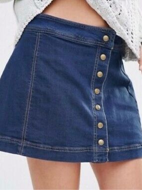 Free People Denim Mini Skirt | Women's Size 8 | Blue Medium Wash Snap Button